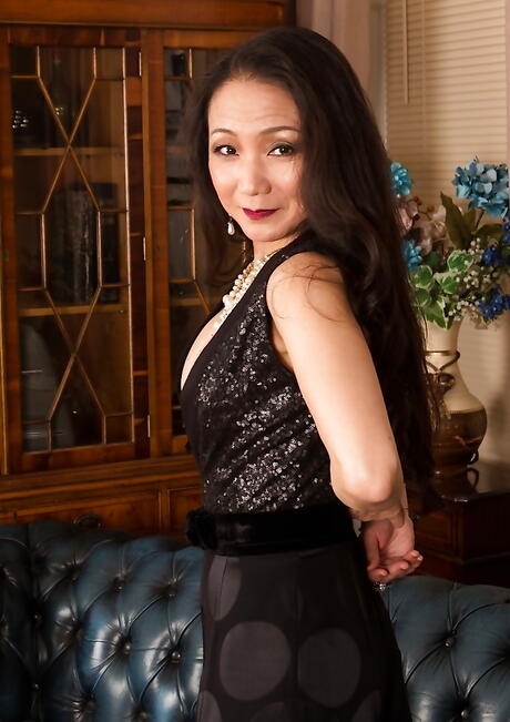 Excellent british aged Aya May in hot lingerie showing vagina 